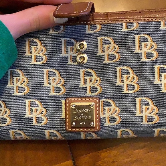 Dooney & Bourke wallet used many sections - Picture 10 of 10